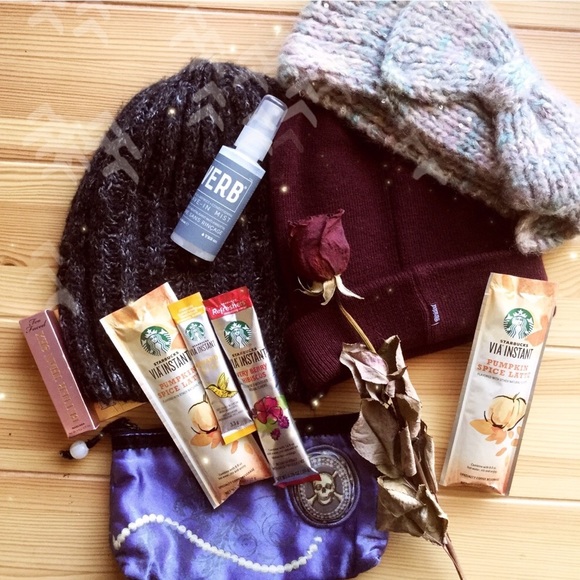 Fall bundles ft urban outfitters, Sephora, etc - Picture 5 of 6